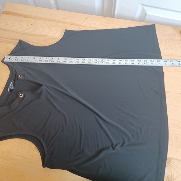 Cable & Gauge Black Sleeveless Top (3176) - Picture 8 of 9